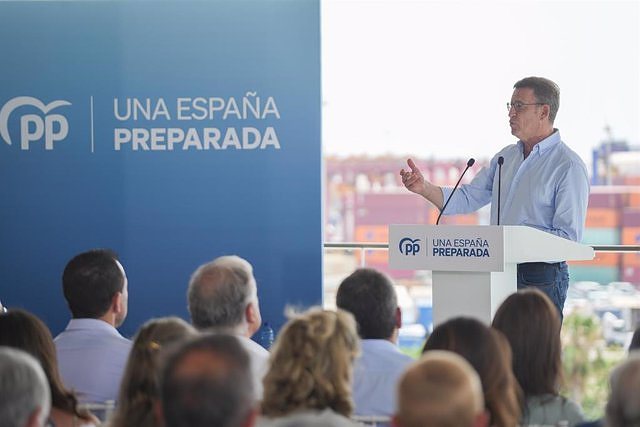 Feijóo warns Sánchez that it will not help him to put "fear" with Vox after his "Frankenstein pact" with Podemos, Bildu and ERC