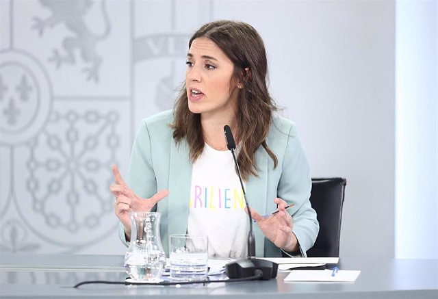 Irene Montero believes that Feijóo wants to "discipline" feminism by proposing to eliminate the Ministry of Equality