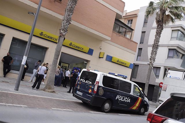 The Police requisition information at the Melilla Government headquarters for the investigation into vote buying