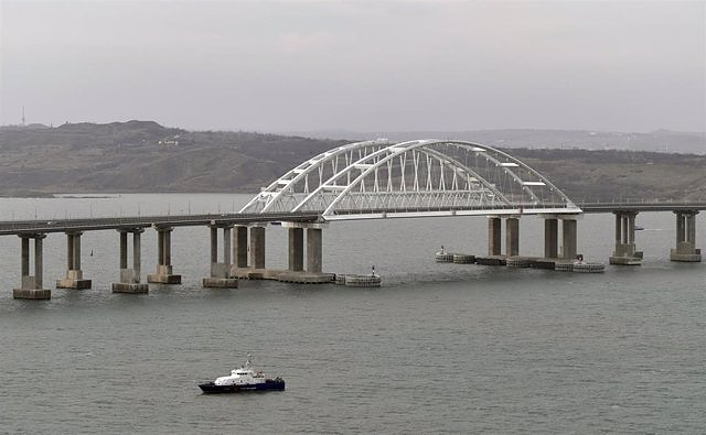 At least two dead in an "emergency" on the Crimean bridge that has forced the closure of traffic