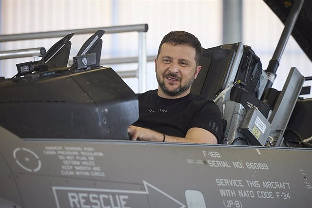 Zelensky calls for speeding up the addition of F-16s to "keep out" Russian troops