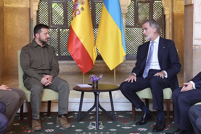 The King meets with Zelensky after the announcement of new Spanish military aid to Ukraine