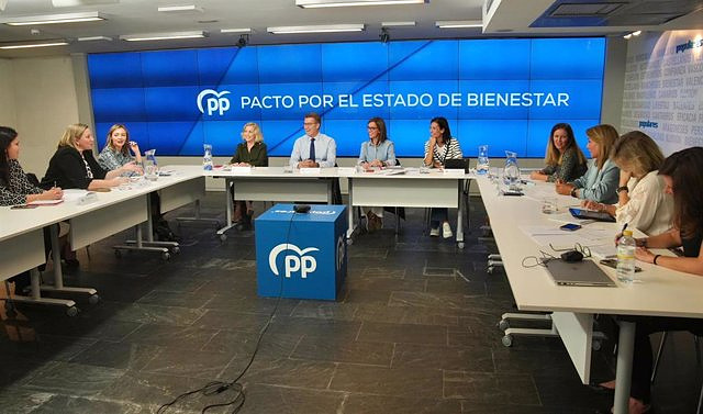Feijóo asks the CCAA of the PP to prioritize dependency and social policies over the agenda of Sánchez and the independence movement