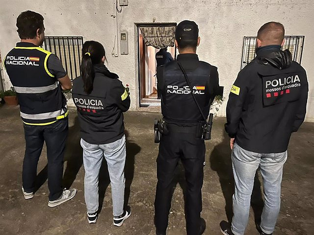 Police device underway against a neo-Nazi organization in Catalonia, Madrid, Lugo, Toledo and Málaga