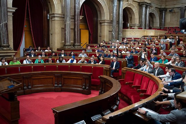 The Parliament will vote this Thursday to establish a drafting report that will prepare a referendum law