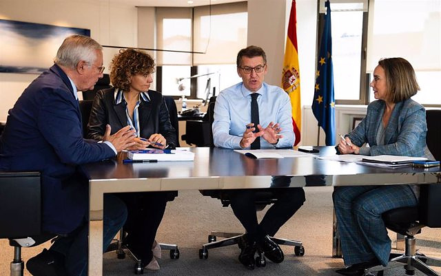 Feijóo says he is preparing the PP's response to the "cessions" of the PSOE "at the expense of all Spaniards"