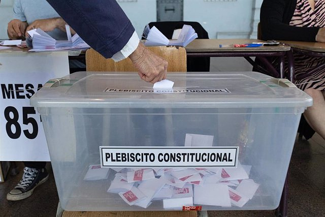 The rejection is imposed in the plebiscite on the new draft Constitution in Chile