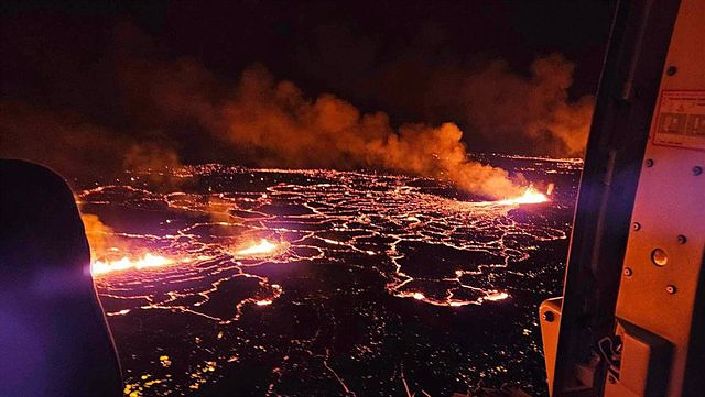 Iceland keeps airspace open despite volcano eruption