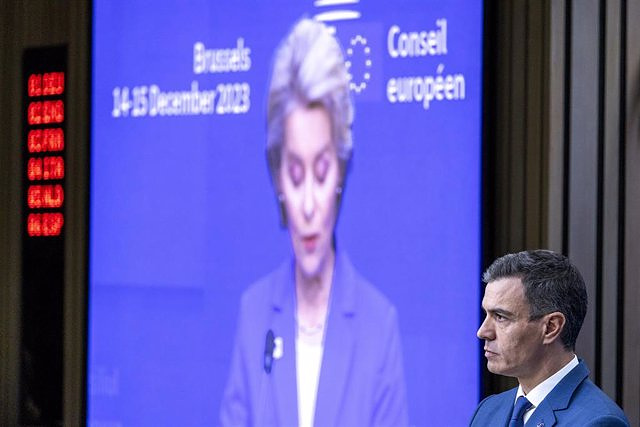 Von der Leyen limits herself to saying about the comparison between Spain and Hungary that she trusts all Member States