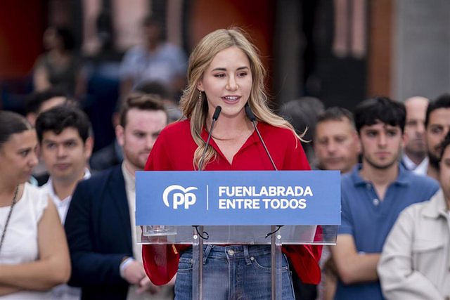 The PP criticizes that the PSOE "buys the separatist discourse" and goes to Switzerland to negotiate Sánchez's future