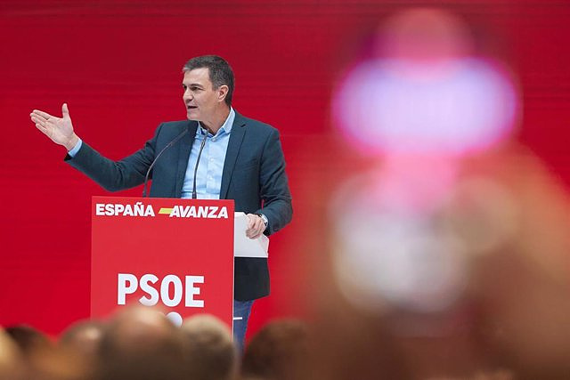 Sánchez praises the "serene" response of the PSOE to "harassment" and defends coexistence: "It depends more than ever on us"