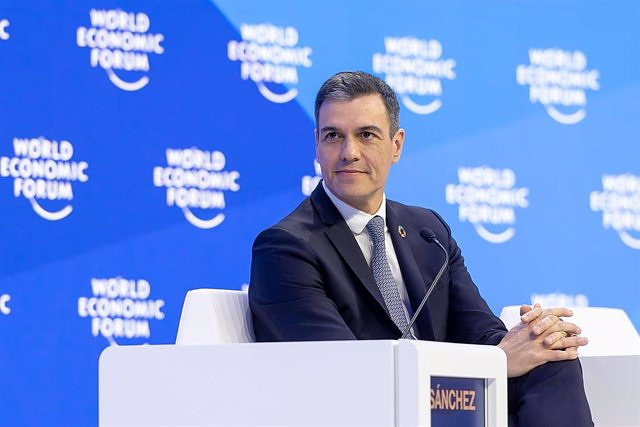 Sánchez asks businessmen to be "responsible" and not let themselves be dragged by "radical" media and parties