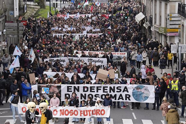 Thousands of people once again fill the Obradoiro shouting 'Never Again': "This is the straw that breaks the camel's back"
