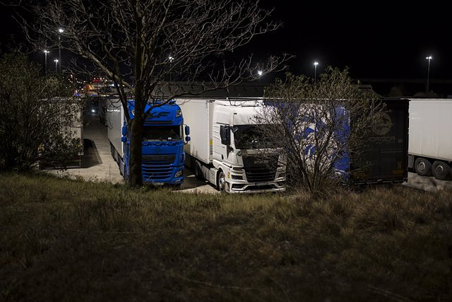 The Government views the attacks on Spanish trucks with concern and asks France to guarantee their security