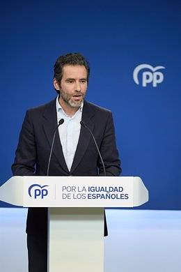 The national PP is "aligned" with Ayuso's position on immigration and sees the "lack of responsibility" in the Government
