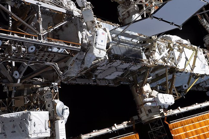 High school students will contact the international space station to address scientific topics