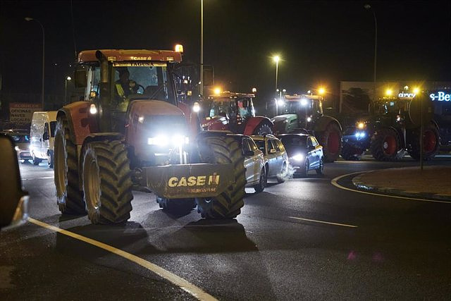 Farmers protests in Spain: What are they asking for and why are they cutting off the roads?