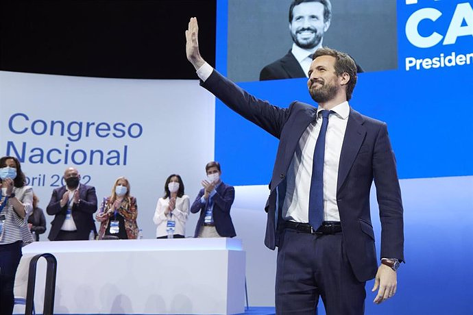 Casado's entourage assures that the former PP leader has "turned the page" two years after his fall