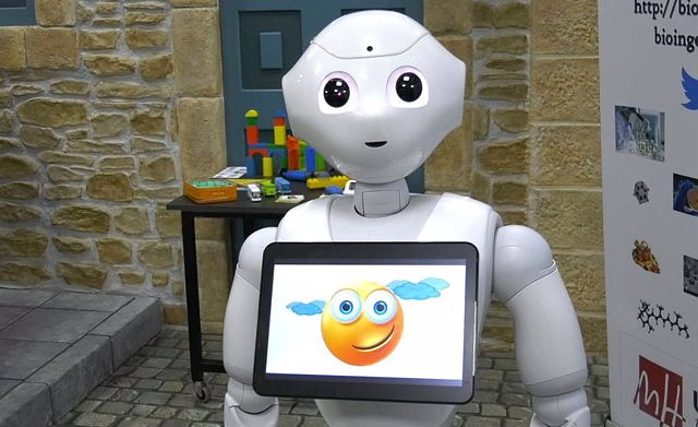 The UMH and the UPCT evaluate the usefulness of robots capable of expressing emotions for the treatment of ASD