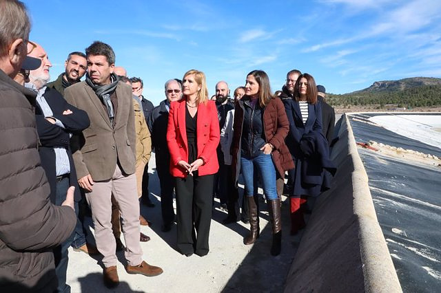 Mazón, in favor of "water solidarity" after Ribera informed him that water will be transported from Sagunto to Catalonia