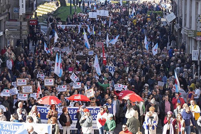 A massive demonstration in Santiago protests against the deterioration of healthcare and demands a quality public system