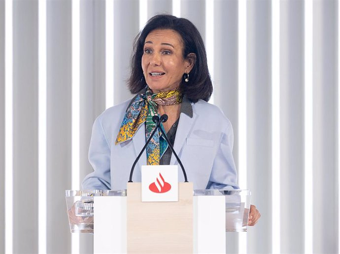 Ana Botín earned 12.2 million euros in 2023 as president of Santander, 4% more