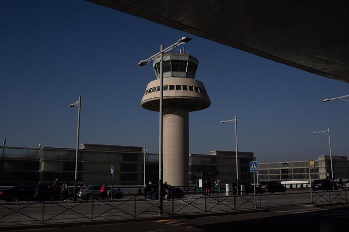 The alert has been deactivated due to damage to a box of radioactive material at the Barcelona airport