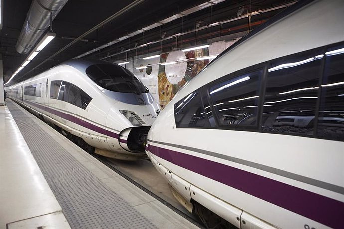 Renfe will launch an AVE Barcelona-Madrid first thing in the morning on April 8