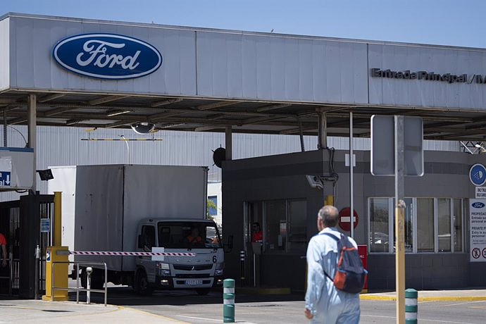 Ford will assign a new vehicle to the Almussafes factory that will "maintain sufficient workload"