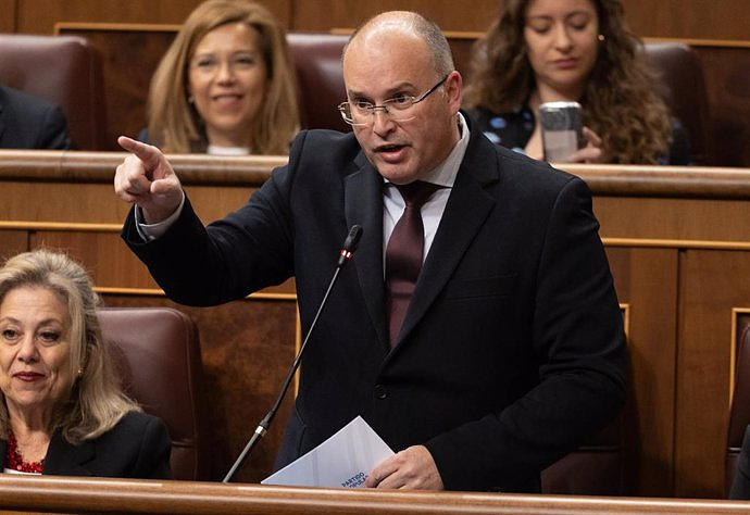 The PSOE insists on pointing out Tellado for the 'Koldo case' and will call him to testify in the investigation commission