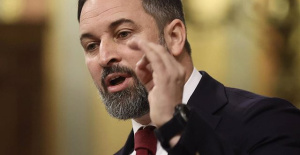 Abascal summons Feijóo to make a "strong opposition" to Sánchez, without falling into "compromises"
