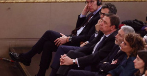 Feijóo talks briefly with Bolaños and Robles, but not with Sánchez, at the end of the NATO animation event