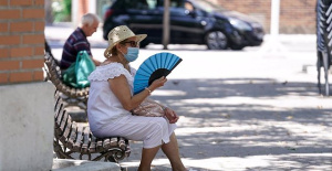 When is the extra summer pay for pensioners charged and how much is it?