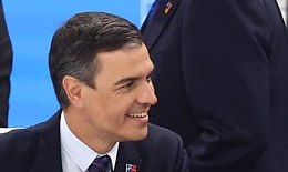 Sánchez intervenes in the Summit before the NATO leaders with the Spanish flag upside down