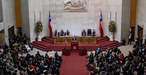 Boric begins the decentralization of Chile by transferring powers to the regions