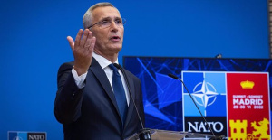 Stoltenberg promises Zelensky to strengthen military support for Ukraine at NATO summit in Madrid