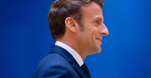 Macron narrowly wins the left in France, according to official results