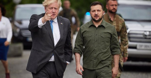 Johnson warns of 'long war' in Ukraine