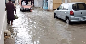 The monsoon rainy season already leaves more than 280 dead in Pakistan