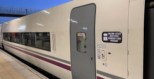 Renfe reduces AVE tickets to Extremadura by 50% until the "anomaly" in the Alvia is solved