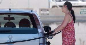 Gas stations raised their prices between 0.7 and 3.52 cents after the government bonus, according to Esade