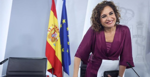 María Jesús Montero does not rule out an agreement with the PP to approve the banking tax