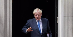 Boris Johnson announces his resignation, pending the 'tories' choose a new leader