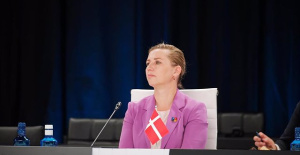 Danish Social Democrats fall in the polls against the opposition bloc