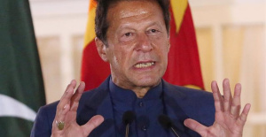 Former Pakistani Prime Minister Imran Jan calls for military support after denouncing police abuse to his senior adviser