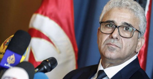 The Libyan Military Prosecutor's Office issues an arrest warrant against the prime minister of the country's east