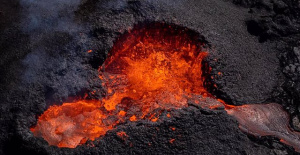 Experts examine the possible end of the volcano eruption in Iceland