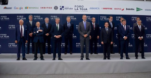 Felipe VI claims NATO and that the EU assume "more responsibilities" in defense during the opening of the A Toxa forum