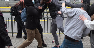 The brother of the president of Chile, "stable" after being attacked by a group of young people