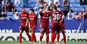 Carmona guides Sevilla to their first win and Vallecas knocks out Valencia